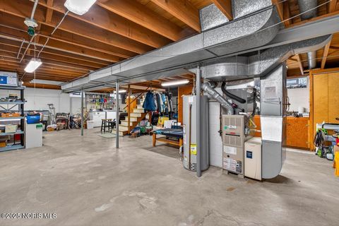 Tiny photo for 705 Regina Parkway, Toledo, OH 43612 (MLS # 10002256)