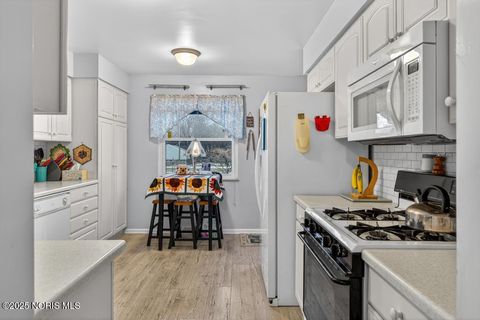 Tiny photo for 705 Regina Parkway, Toledo, OH 43612 (MLS # 10002256)