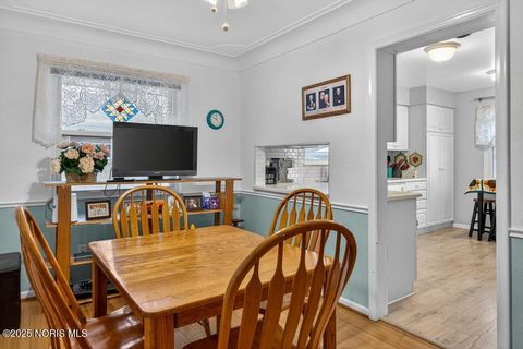 Tiny photo for 705 Regina Parkway, Toledo, OH 43612 (MLS # 10002256)