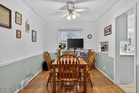 Tiny photo for 705 Regina Parkway, Toledo, OH 43612 (MLS # 10002256)