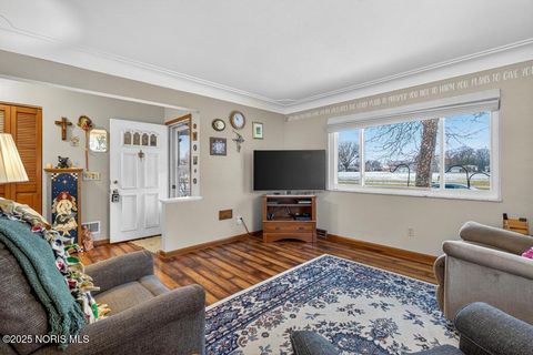 Tiny photo for 705 Regina Parkway, Toledo, OH 43612 (MLS # 10002256)