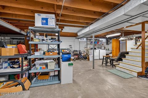 Tiny photo for 705 Regina Parkway, Toledo, OH 43612 (MLS # 10002256)