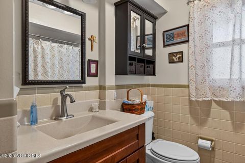 Tiny photo for 705 Regina Parkway, Toledo, OH 43612 (MLS # 10002256)