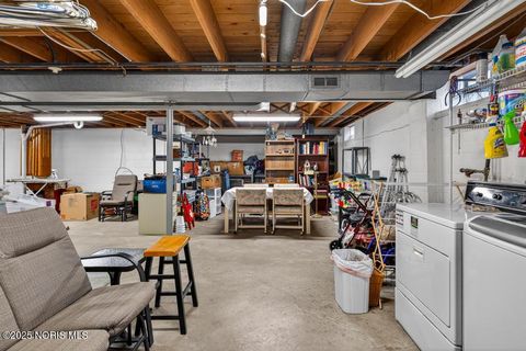 Tiny photo for 705 Regina Parkway, Toledo, OH 43612 (MLS # 10002256)