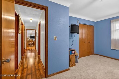 Tiny photo for 705 Regina Parkway, Toledo, OH 43612 (MLS # 10002256)