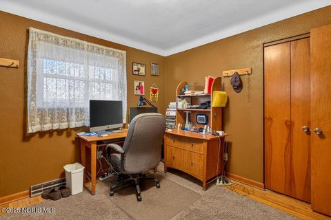 Tiny photo for 705 Regina Parkway, Toledo, OH 43612 (MLS # 10002256)