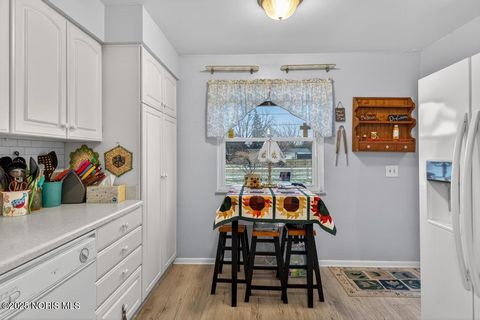 Tiny photo for 705 Regina Parkway, Toledo, OH 43612 (MLS # 10002256)