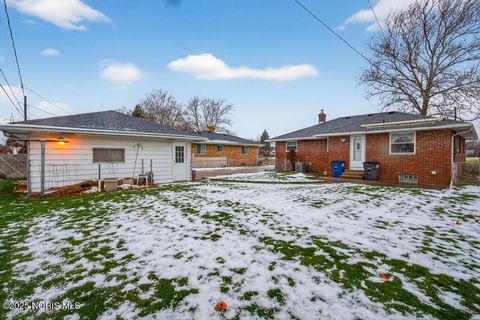 Tiny photo for 705 Regina Parkway, Toledo, OH 43612 (MLS # 10002256)