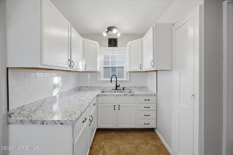 Tiny photo for 3242 Meadowbrook Court, Toledo, OH 43606 (MLS # 10003361)