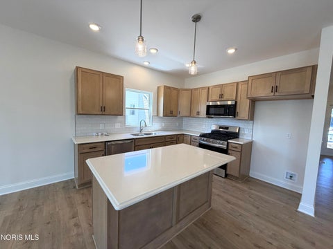 Tiny photo for 5032 Easton Drive, Oregon, OH 43616 (MLS # 10012714)