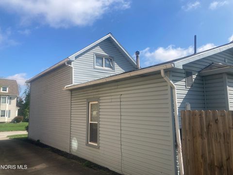 Tiny photo for 319 Locust Street, Findlay, OH 45840 (MLS # 10007004)