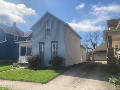 Tiny photo for 319 Locust Street, Findlay, OH 45840 (MLS # 10007004)