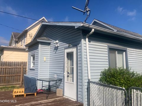 Tiny photo for 319 Locust Street, Findlay, OH 45840 (MLS # 10007004)