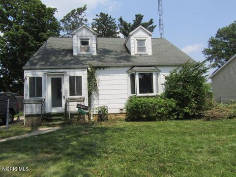 Homes For Sale - 920 Christy Boulevard<br/> Fremont, OH 43420