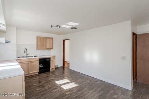 Tiny photo for 3610 Dean Avenue, Toledo, OH 43608 (MLS # 10000222)