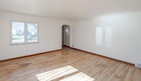 Tiny photo for 3610 Dean Avenue, Toledo, OH 43608 (MLS # 10000222)