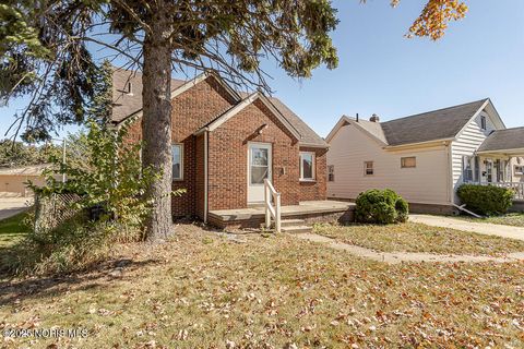 Tiny photo for 3610 Dean Avenue, Toledo, OH 43608 (MLS # 10000222)
