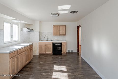 Tiny photo for 3610 Dean Avenue, Toledo, OH 43608 (MLS # 10000222)