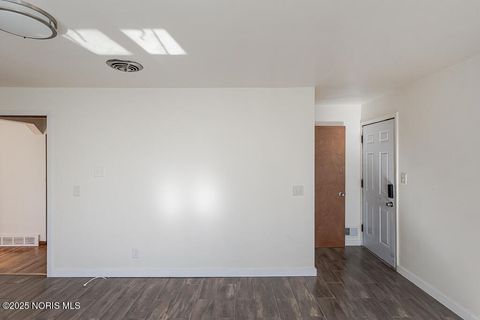 Tiny photo for 3610 Dean Avenue, Toledo, OH 43608 (MLS # 10000222)