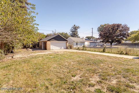 Tiny photo for 3610 Dean Avenue, Toledo, OH 43608 (MLS # 10000222)