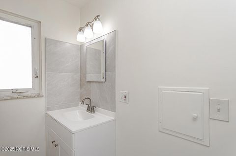 Tiny photo for 3610 Dean Avenue, Toledo, OH 43608 (MLS # 10000222)