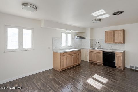 Tiny photo for 3610 Dean Avenue, Toledo, OH 43608 (MLS # 10000222)