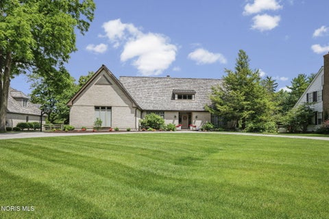 Photo of 30062 Morningside Drive, Perrysburg, OH 43551 (MLS # 10009265)
