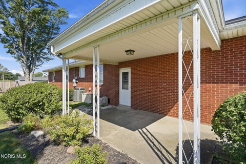 Tiny photo for 2033 W Sandusky Street, Findlay, OH 45840 (MLS # 10012322)