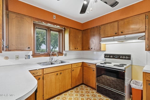 Tiny photo for 2033 W Sandusky Street, Findlay, OH 45840 (MLS # 10012322)