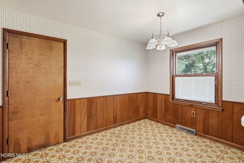 Tiny photo for 2033 W Sandusky Street, Findlay, OH 45840 (MLS # 10012322)