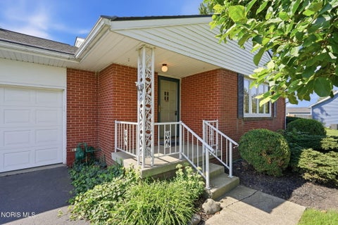 Tiny photo for 2033 W Sandusky Street, Findlay, OH 45840 (MLS # 10012322)