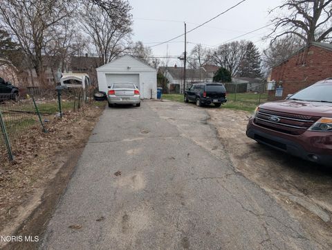 Tiny photo for 511 S Detroit Avenue, Toledo, OH 43609 (MLS # 10005198)