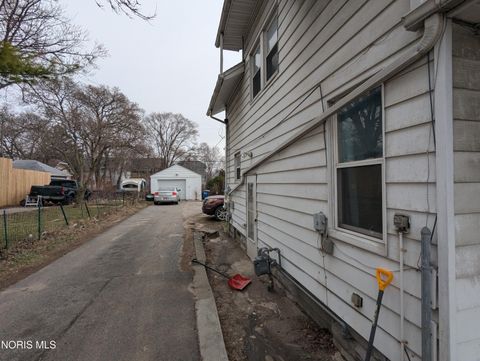 Tiny photo for 511 S Detroit Avenue, Toledo, OH 43609 (MLS # 10005198)