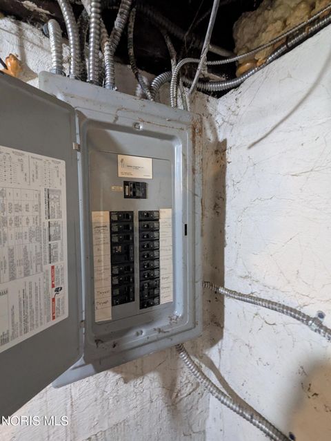 Tiny photo for 511 S Detroit Avenue, Toledo, OH 43609 (MLS # 10005198)