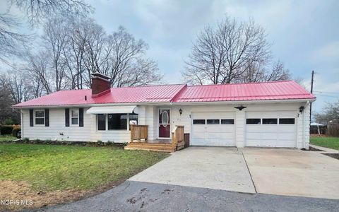 Tiny photo for 711 Natlin Drive, Fostoria, OH 44830 (MLS # 10005596)