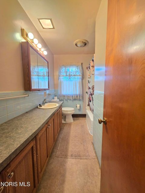 Tiny photo for 711 Natlin Drive, Fostoria, OH 44830 (MLS # 10005596)