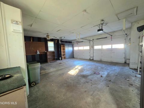 Tiny photo for 711 Natlin Drive, Fostoria, OH 44830 (MLS # 10005596)