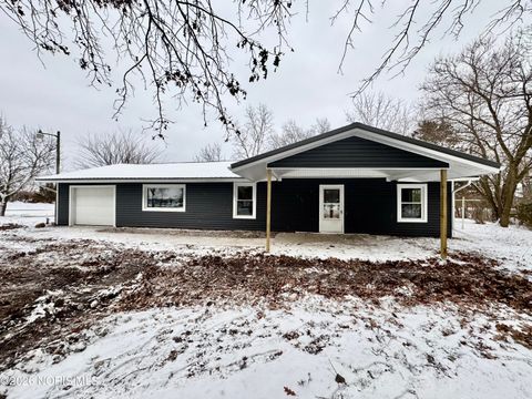 Photo of 14309 Singer Road, Defiance, OH 43512 (MLS # 10002686)