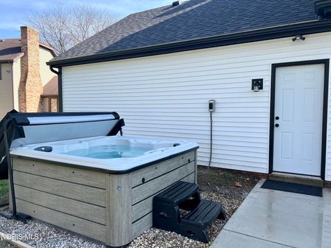 Tiny photo for 888 Sandalwood Road, Perrysburg, OH 43551 (MLS # 10007442)