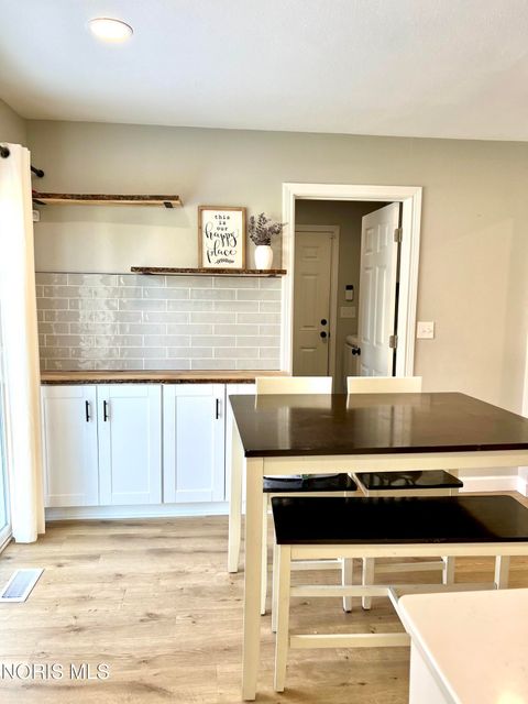 Tiny photo for 888 Sandalwood Road, Perrysburg, OH 43551 (MLS # 10007442)
