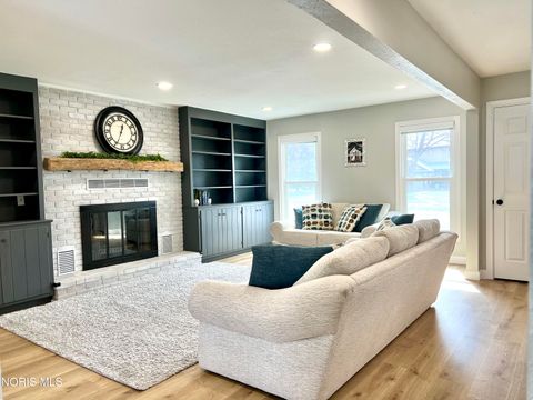 Tiny photo for 888 Sandalwood Road, Perrysburg, OH 43551 (MLS # 10007442)