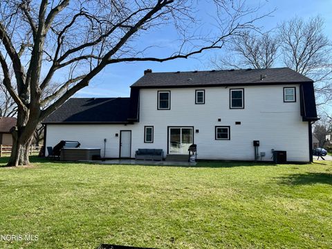 Tiny photo for 888 Sandalwood Road, Perrysburg, OH 43551 (MLS # 10007442)