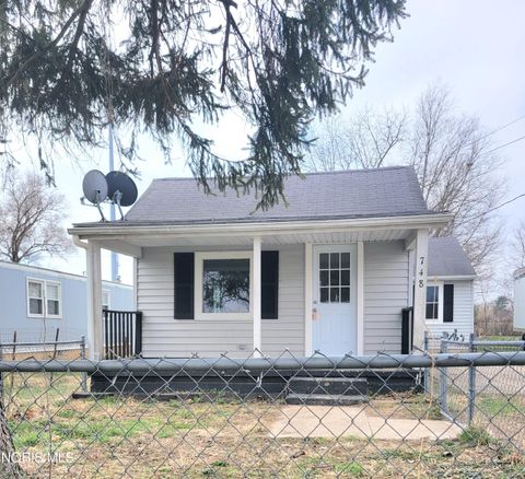 Photo of 748 S Front Street, Fremont, OH 43420 (MLS # 10005408)