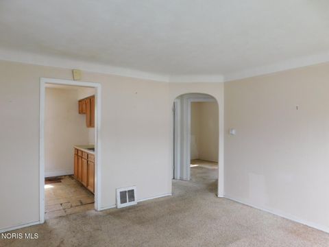 Tiny photo for 3235 Beaumont Drive, Toledo, OH 43608 (MLS # 10008299)