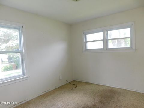 Tiny photo for 3235 Beaumont Drive, Toledo, OH 43608 (MLS # 10008299)