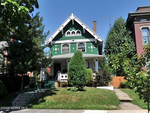 Photo of 1115 N Superior Street, Toledo, OH 43604 (MLS # 10003363)