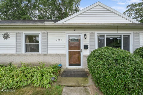 Tiny photo for 3459 Forest Grove Drive, Toledo, OH 43623 (MLS # 10011206)
