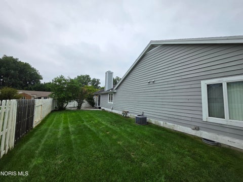 Tiny photo for 2363 Mckivett Drive, Toledo, OH 43615 (MLS # 10011898)