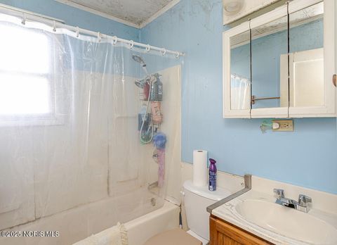 Tiny photo for 439 Erie Court, Port Clinton, OH 43452 (MLS # 10000968)