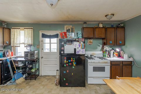 Tiny photo for 439 Erie Court, Port Clinton, OH 43452 (MLS # 10000968)